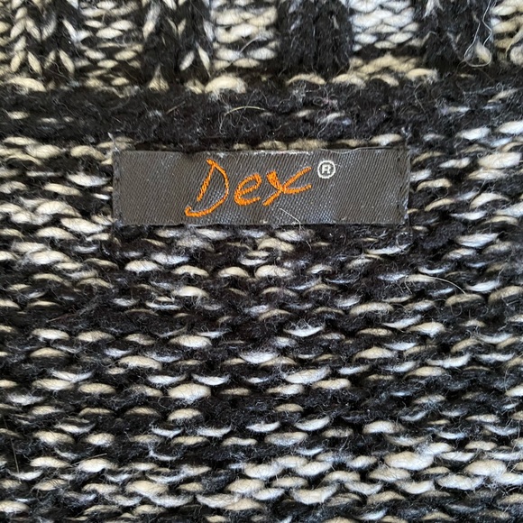 Knit sweater ❤️❤️ REDUCED TO SELL QUICK❤️❤️ - Picture 2 of 5